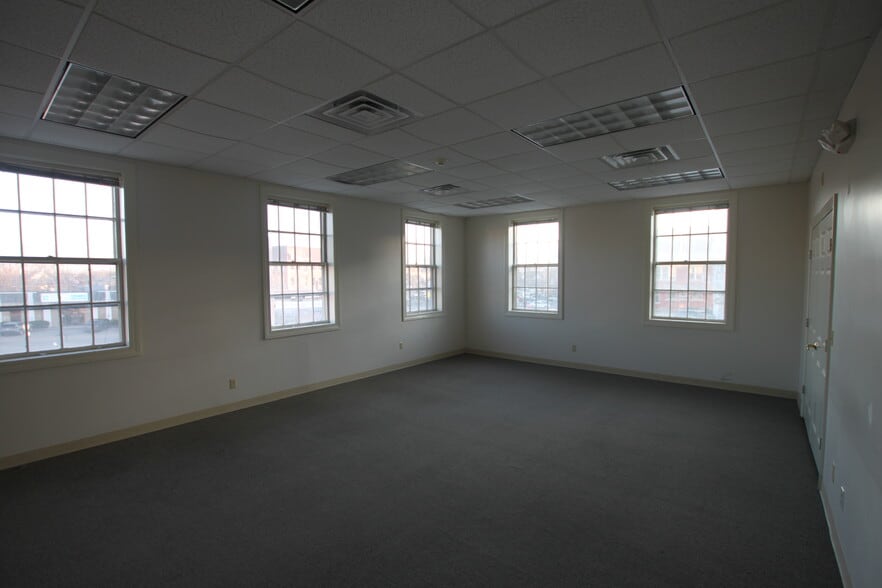 29 Main St, Leominster, MA à louer - Photo intérieure – Image 2 sur 9