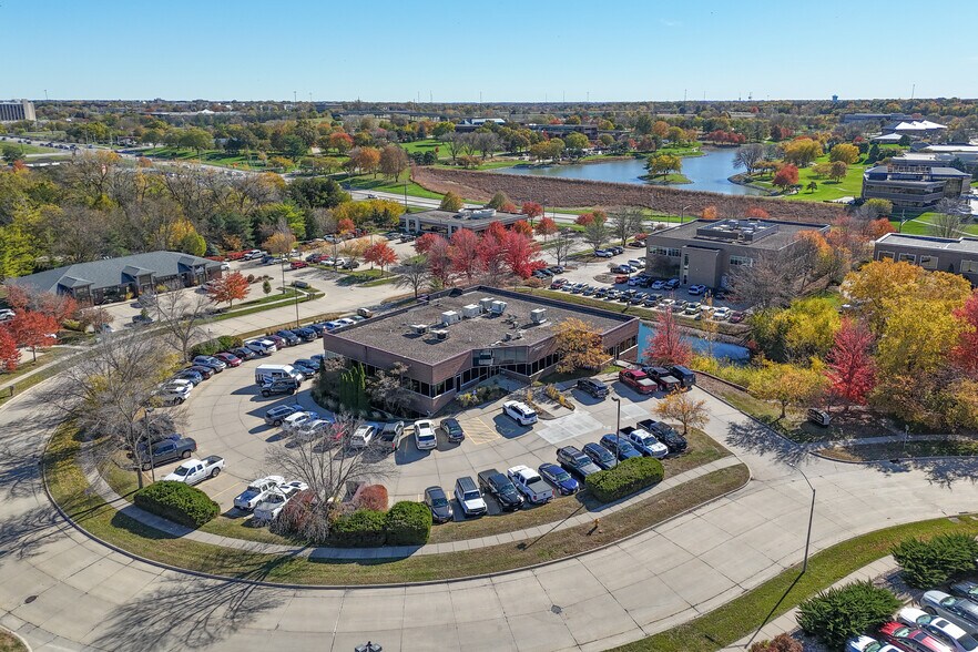 12119 Stratford Dr, Clive, IA à louer - Photo principale – Image 1 sur 6