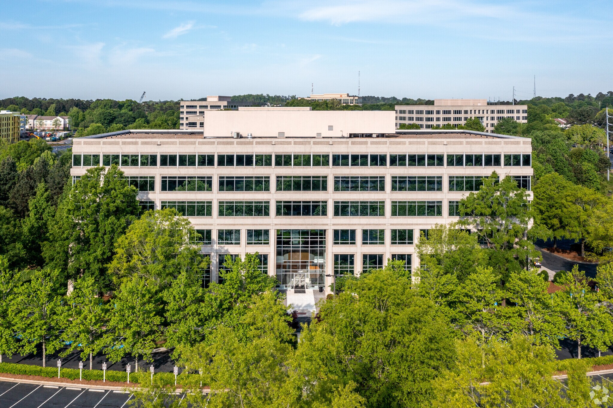 2550 Northwinds Pkwy, Alpharetta, GA à louer Photo principale– Image 1 sur 8