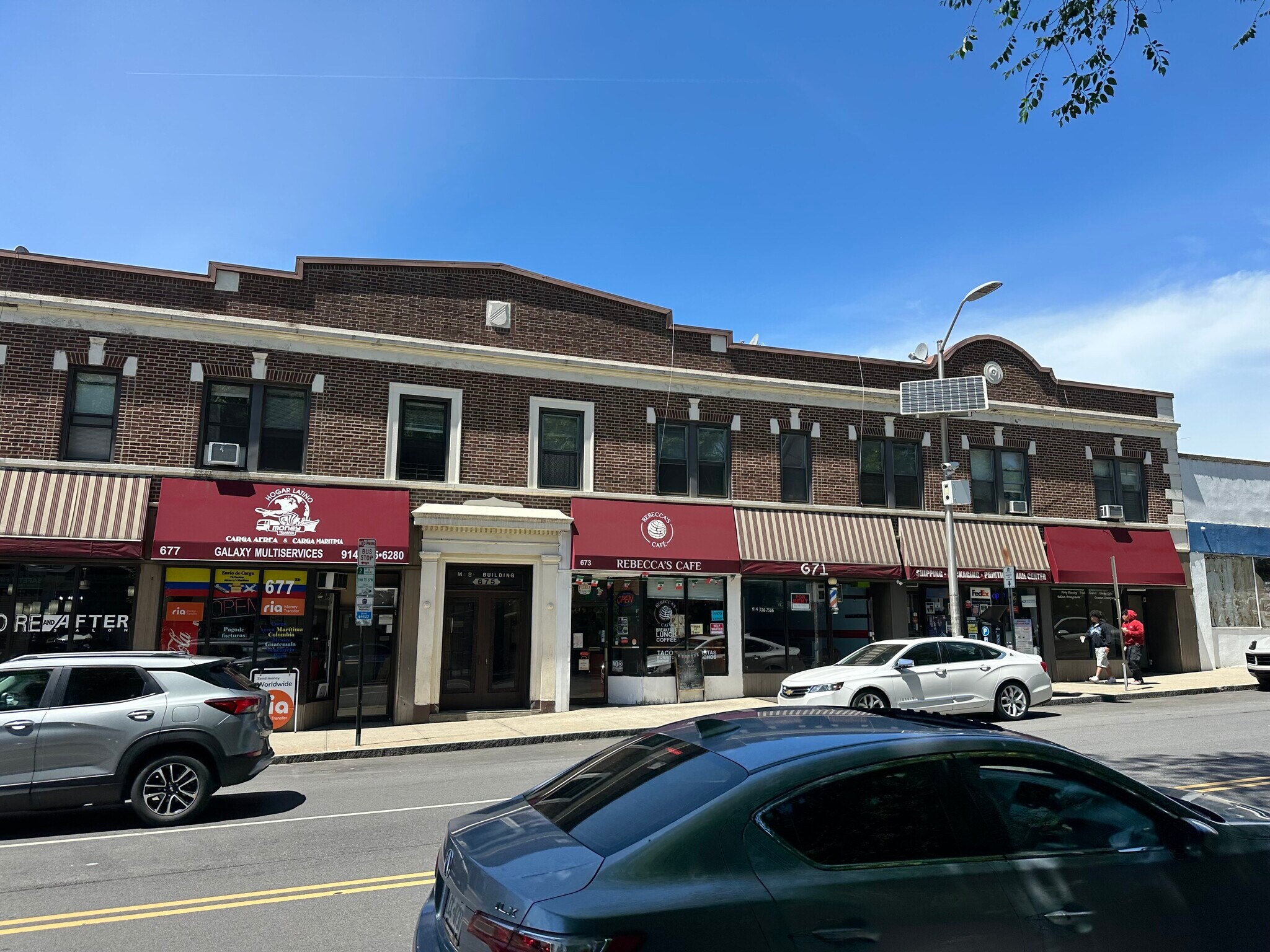 677 Main St, New Rochelle, NY à louer Photo de l’immeuble– Image 1 sur 10