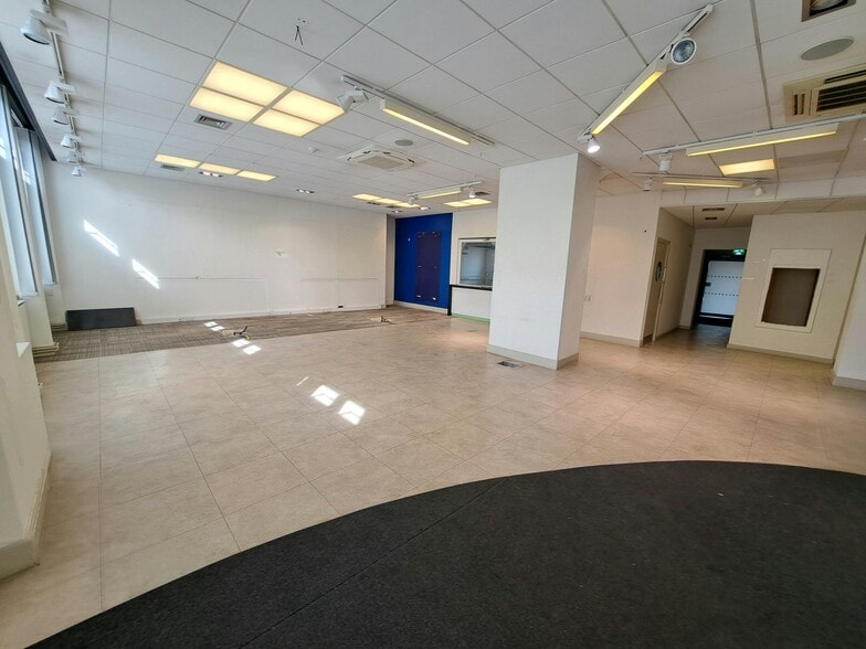 35 High St, Biggleswade à vendre - Photo de l’immeuble – Image 3 sur 12