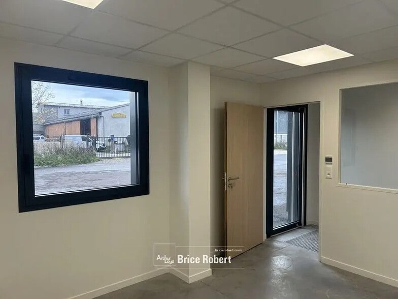 Industriel/Logistique dans Granieu à vendre - Photo intérieure – Image 2 sur 6