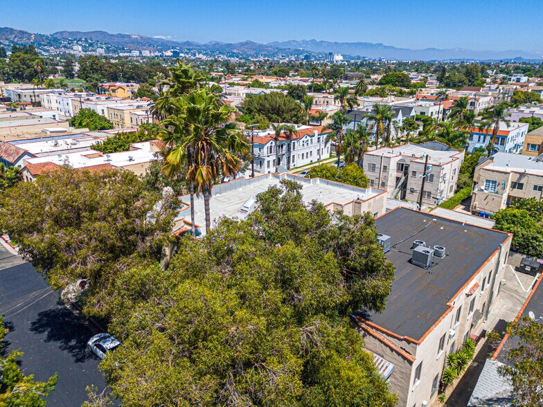 356 N Orange Grove Ave, Los Angeles, CA à vendre - Photo de l’immeuble – Image 3 sur 30