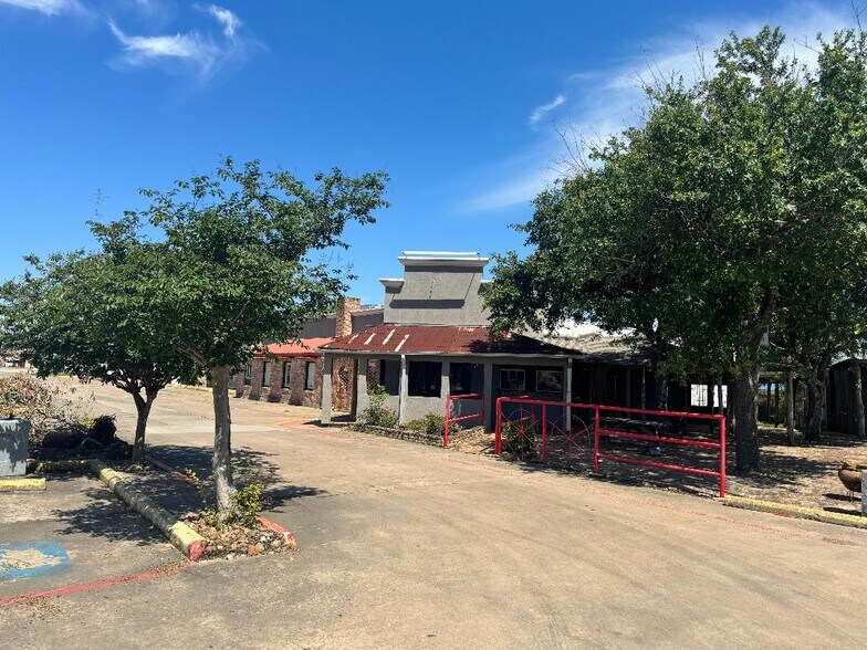 6915 Spencer Hwy, Pasadena, TX à louer - Photo de l’immeuble – Image 3 sur 27