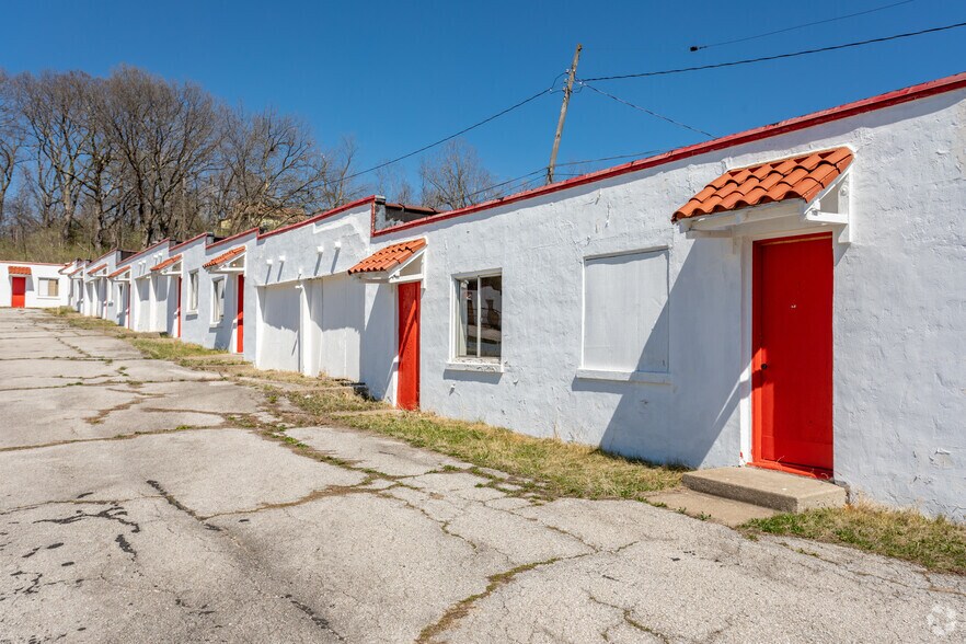 5250 State Ave, Kansas City, KS à vendre - Photo de l’immeuble – Image 3 sur 4