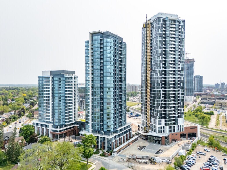 641 King St W, Kitchener, ON à louer - Photo de l’immeuble – Image 2 sur 12