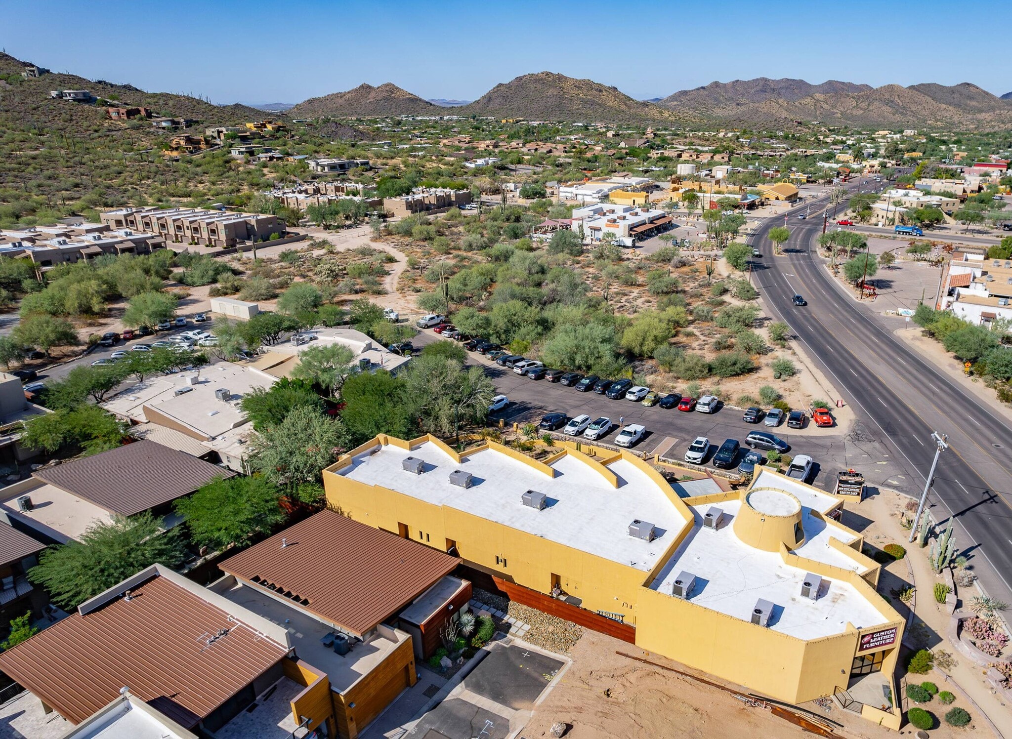 6501 N Cave Creek Rd, Cave Creek, AZ à louer Aérien– Image 1 sur 8