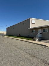 937 Von Geldern Way, Yuba City, CA à louer Photo de l’immeuble– Image 1 sur 2