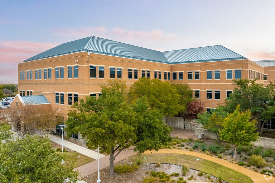 1105 N Central Expy, Allen, TX à louer - Photo de l’immeuble – Image 3 sur 12