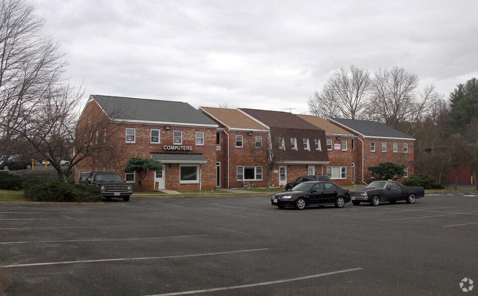 578 Waterloo Rd, Warrenton, VA à louer - Photo de l’immeuble – Image 1 sur 2