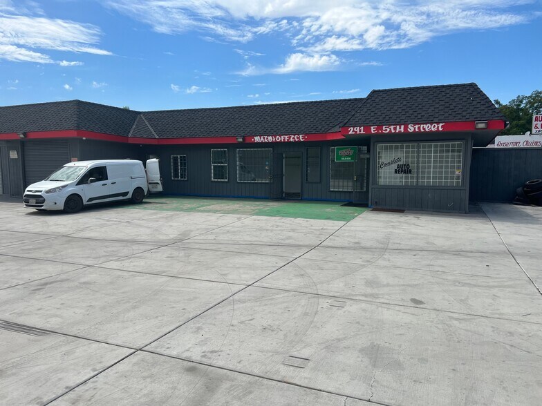291 E 5th St, San Bernardino, CA à vendre - Photo de l’immeuble – Image 3 sur 14