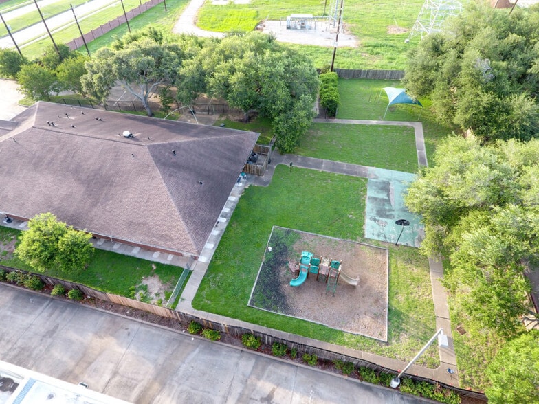 1717 Dulles Ave, Missouri City, TX à louer - Photo de l’immeuble – Image 2 sur 11