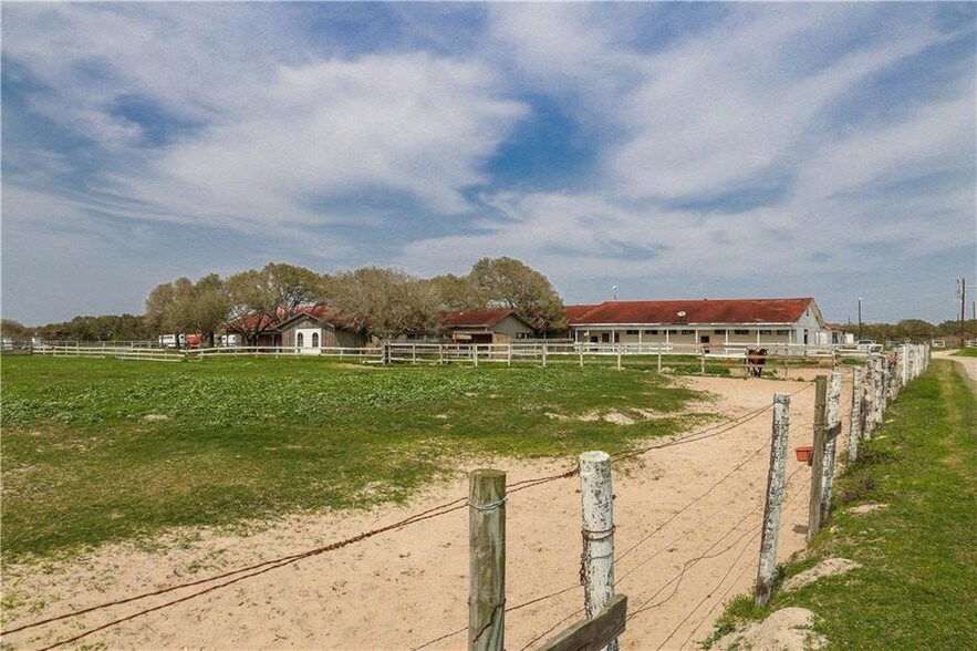 1818 Caribbean Dr, Corpus Christi, TX à vendre - Photo principale – Image 1 sur 16
