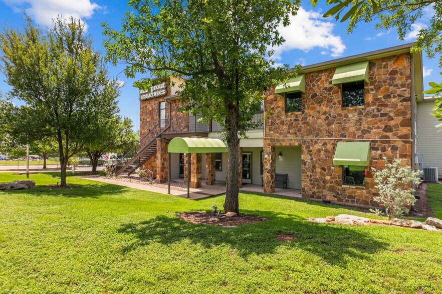 13917 W Hwy 71, Bee Cave, TX à vendre - Photo de l’immeuble – Image 1 sur 5