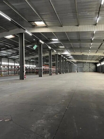 Industriel/Logistique dans Gignac-la-Nerthe à louer - Photo intérieure – Image 3 sur 10