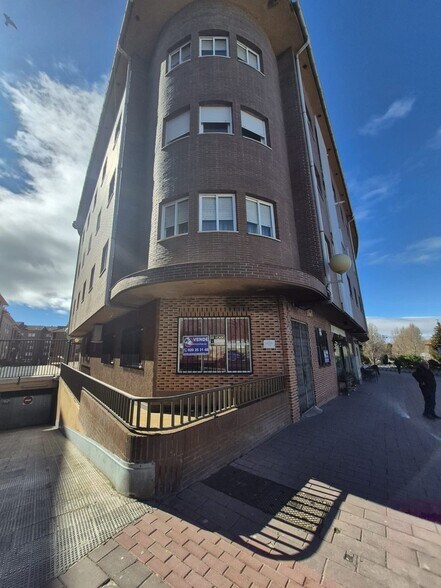 Immeuble residentiel dans Ávila, Ávila à vendre - Photo de l’immeuble – Image 2 sur 4