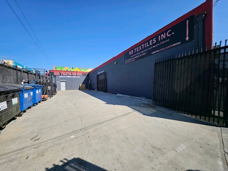 732 E 8th St, Los Angeles, CA à vendre - Photo de l’immeuble – Image 2 sur 4