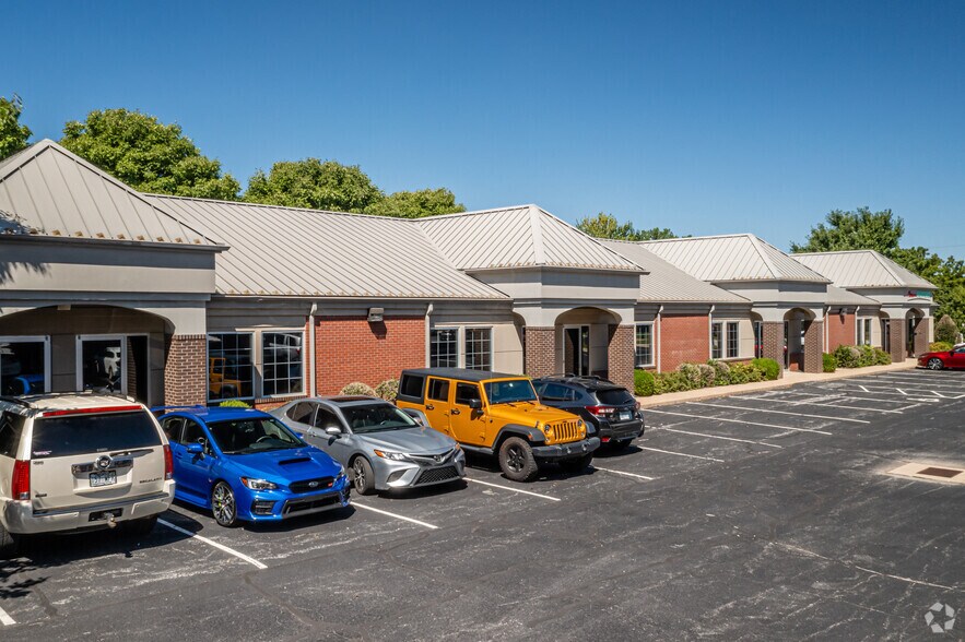 5500 Pinnacle Point Dr, Rogers, AR à louer - Photo de l’immeuble – Image 3 sur 5