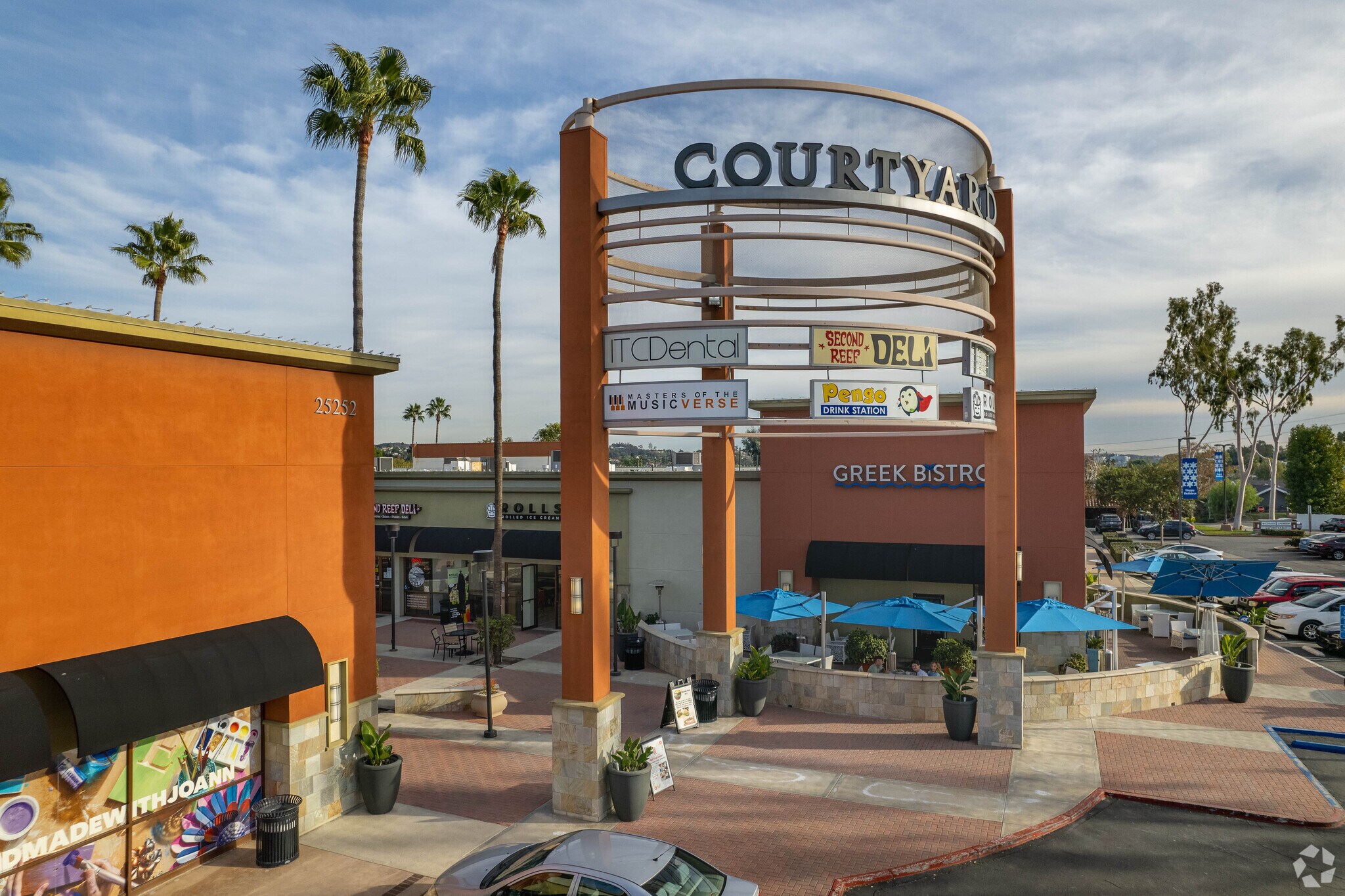 25232-25334 Mcintyre St, Laguna Hills, CA à louer Photo principale– Image 1 sur 24