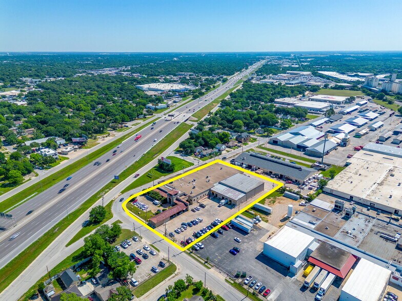 3500 Noble Ave, Fort Worth, TX à louer - Photo de l’immeuble – Image 3 sur 35
