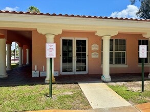 3515 SE Willoughby Blvd, Stuart, FL à louer Photo intérieure– Image 1 sur 7