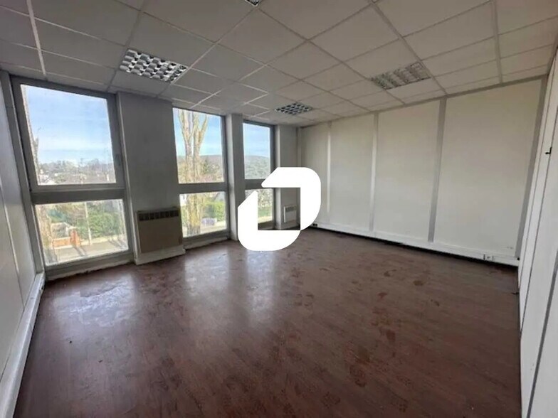 Bureau dans Eaubonne à louer - Photo de l’immeuble – Image 2 sur 11