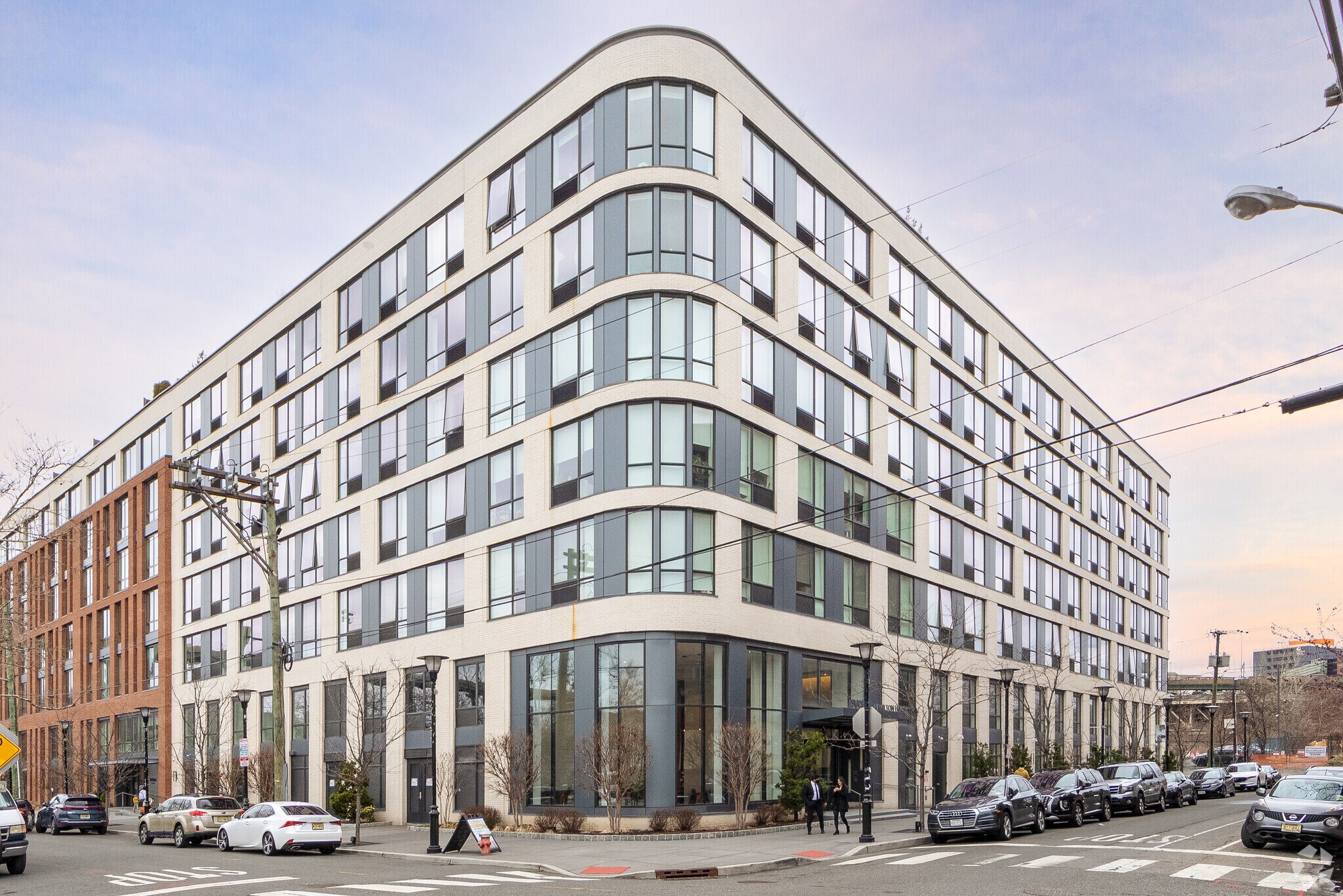 255 BRUNSWICK St, Jersey City, NJ à louer Photo principale– Image 1 sur 10