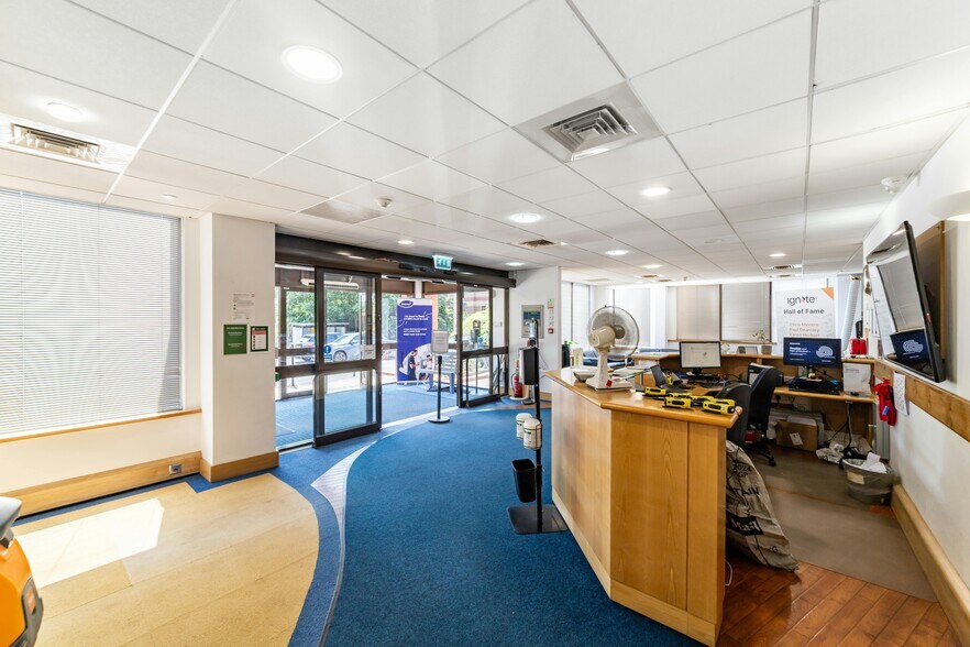 Pyramid Close, Northampton à vendre - Photo de l’immeuble – Image 2 sur 9