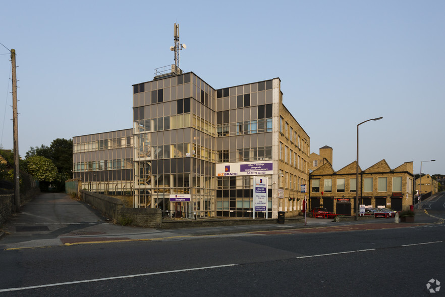 Albion Rd, Bradford à louer - Photo principale – Image 1 sur 84