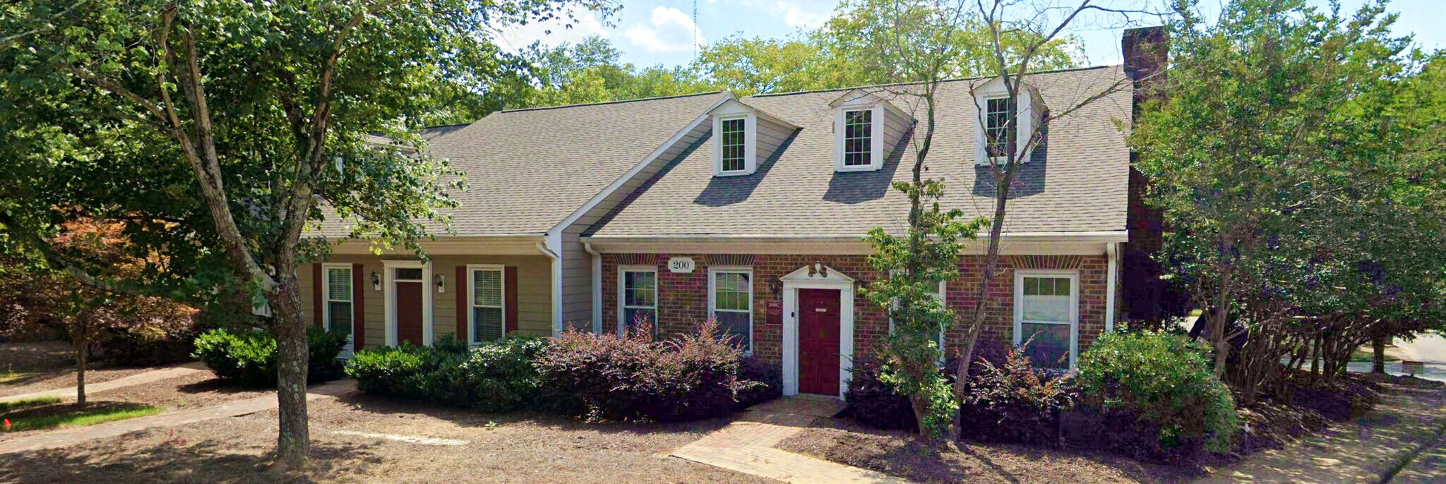 1829 E Franklin St, Chapel Hill, NC à louer Photo de l’immeuble– Image 1 sur 6