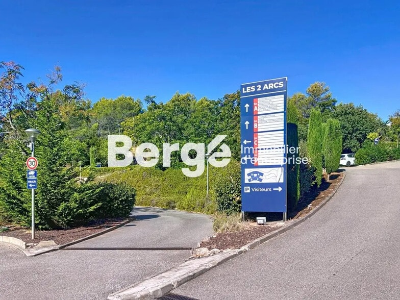 Bureau dans Valbonne à louer - Photo de l’immeuble – Image 2 sur 7