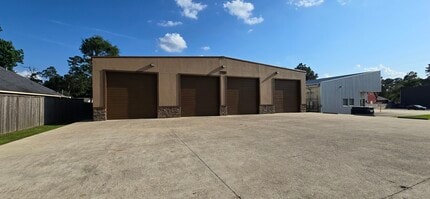 7511 Oak Bluff Dr, Magnolia, TX à louer Photo de l’immeuble– Image 1 sur 15