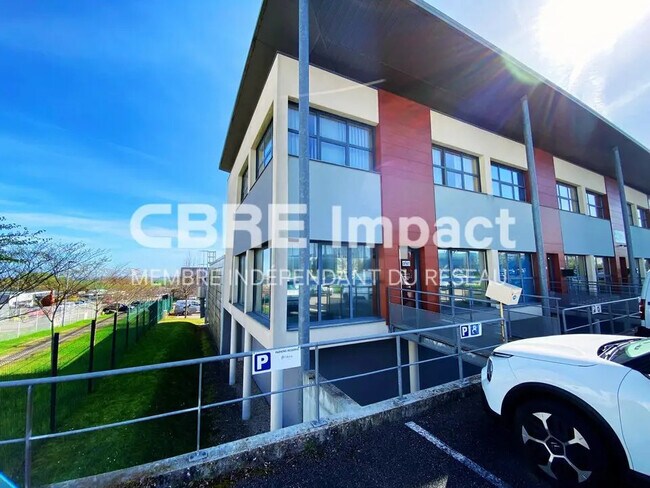 Plus de détails pour Local d'activités à louer