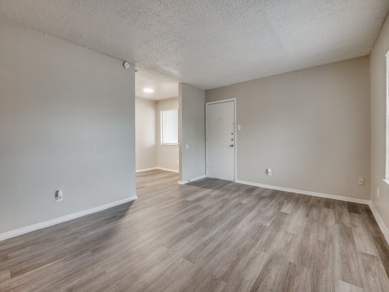 306 Martha St, Euless, TX à vendre - Photo de l’immeuble – Image 2 sur 26