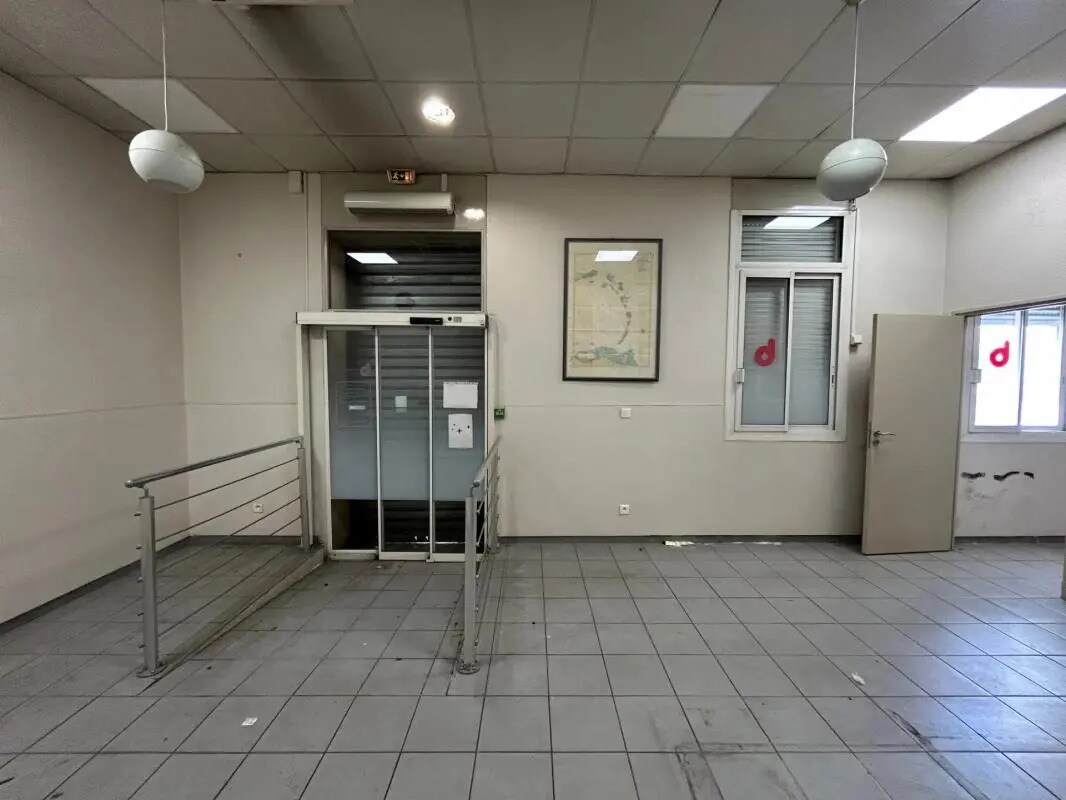Local commercial dans Fréjus à vendre Photo de l’immeuble– Image 1 sur 24
