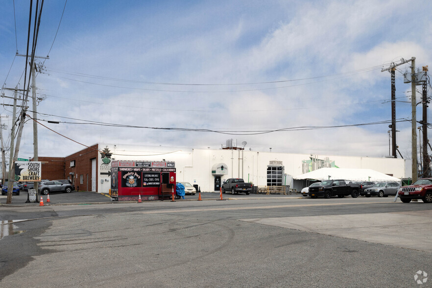 3505 Hampton Rd, Oceanside, NY à louer - Photo de l’immeuble – Image 2 sur 7