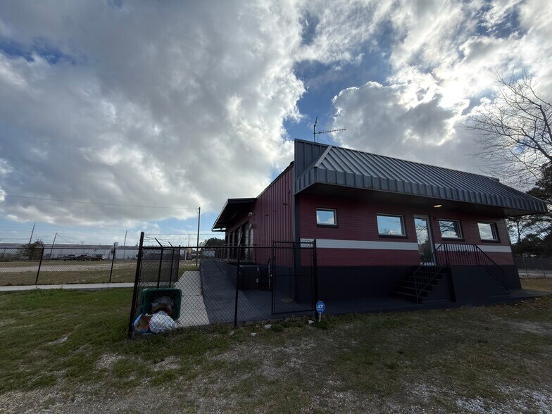 4020 Jefferson Ave, Moss Point, MS à vendre - Photo de l’immeuble – Image 2 sur 8