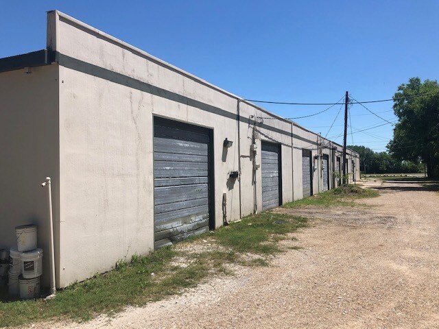 230 S Grants Ln, Fort Worth, TX à vendre - Photo de l’immeuble – Image 3 sur 14