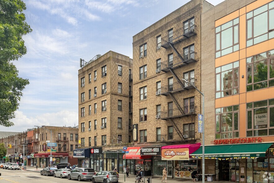 1107-1111 Brighton Beach Ave, Brooklyn, NY à louer - Photo de l’immeuble – Image 3 sur 12