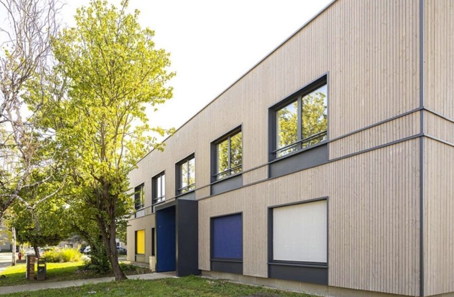 33 Avenue Du Docteur Georges Lévy, Vénissieux à louer - Photo de l’immeuble – Image 2 sur 22