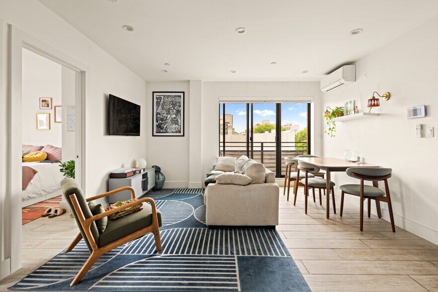 158 Newton St, Brooklyn, NY à vendre - Photo de l’immeuble – Image 2 sur 22
