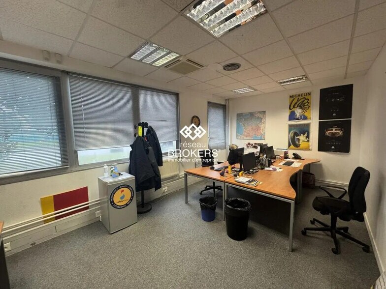 Bureau dans La Courneuve à louer - Photo de l’immeuble – Image 1 sur 4