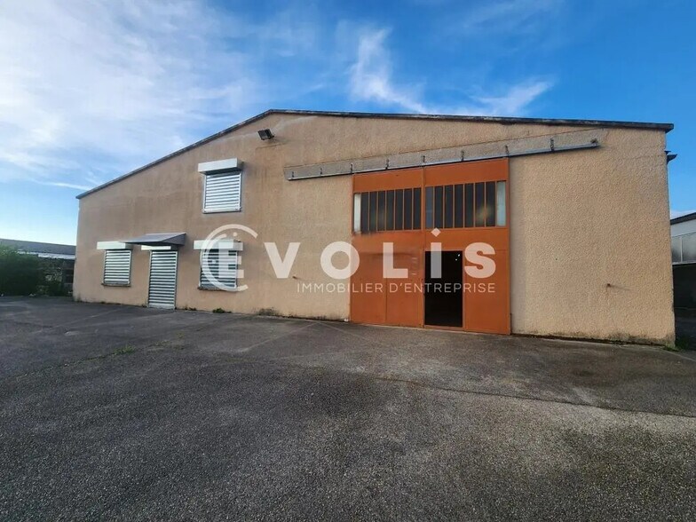 Bureau dans Bourgoin-Jallieu à louer - Photo de l’immeuble – Image 1 sur 21