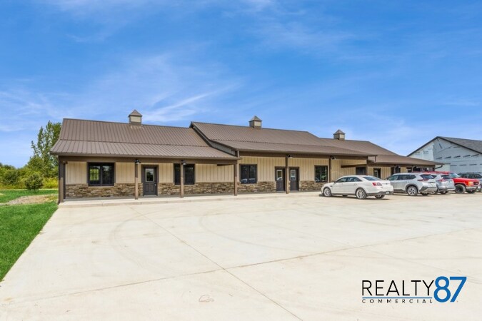 106 Towne Centre Dr, Urbana, IA à louer - Photo de l’immeuble – Image 1 sur 16