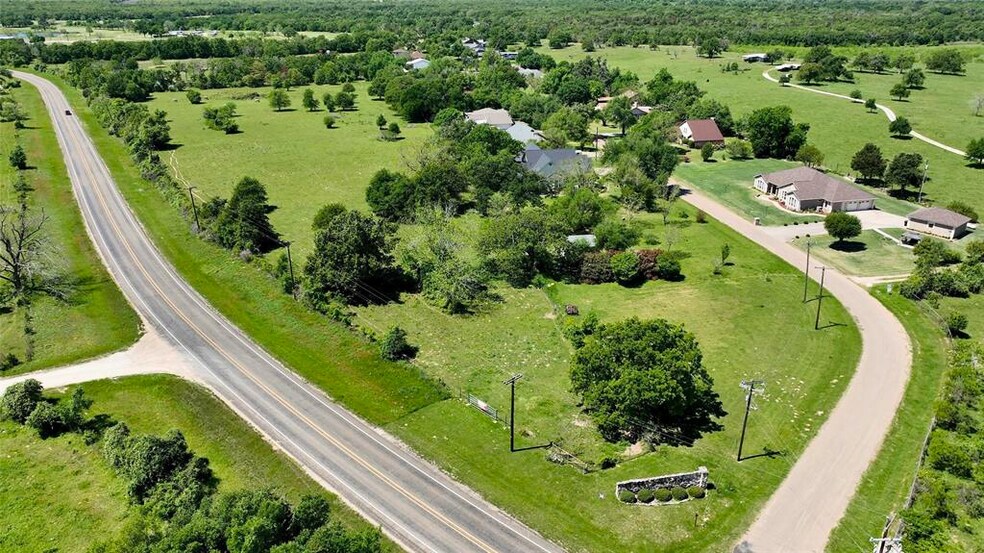 2116 Rockdale rd, Rockdale, TX à vendre - Photo de l’immeuble – Image 2 sur 6