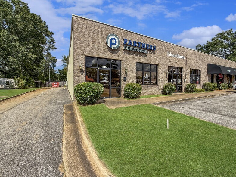 514 Hargrove Rd E, Tuscaloosa, AL à louer - Photo de l’immeuble – Image 3 sur 6