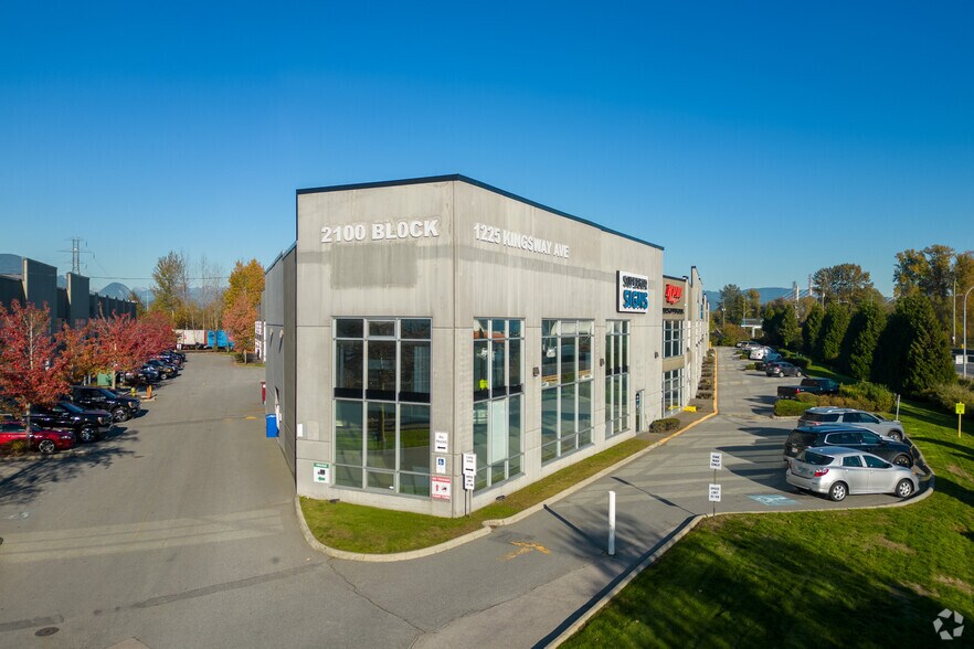 1225 Kingsway Ave, Port Coquitlam, BC à vendre - Photo de l’immeuble – Image 3 sur 9