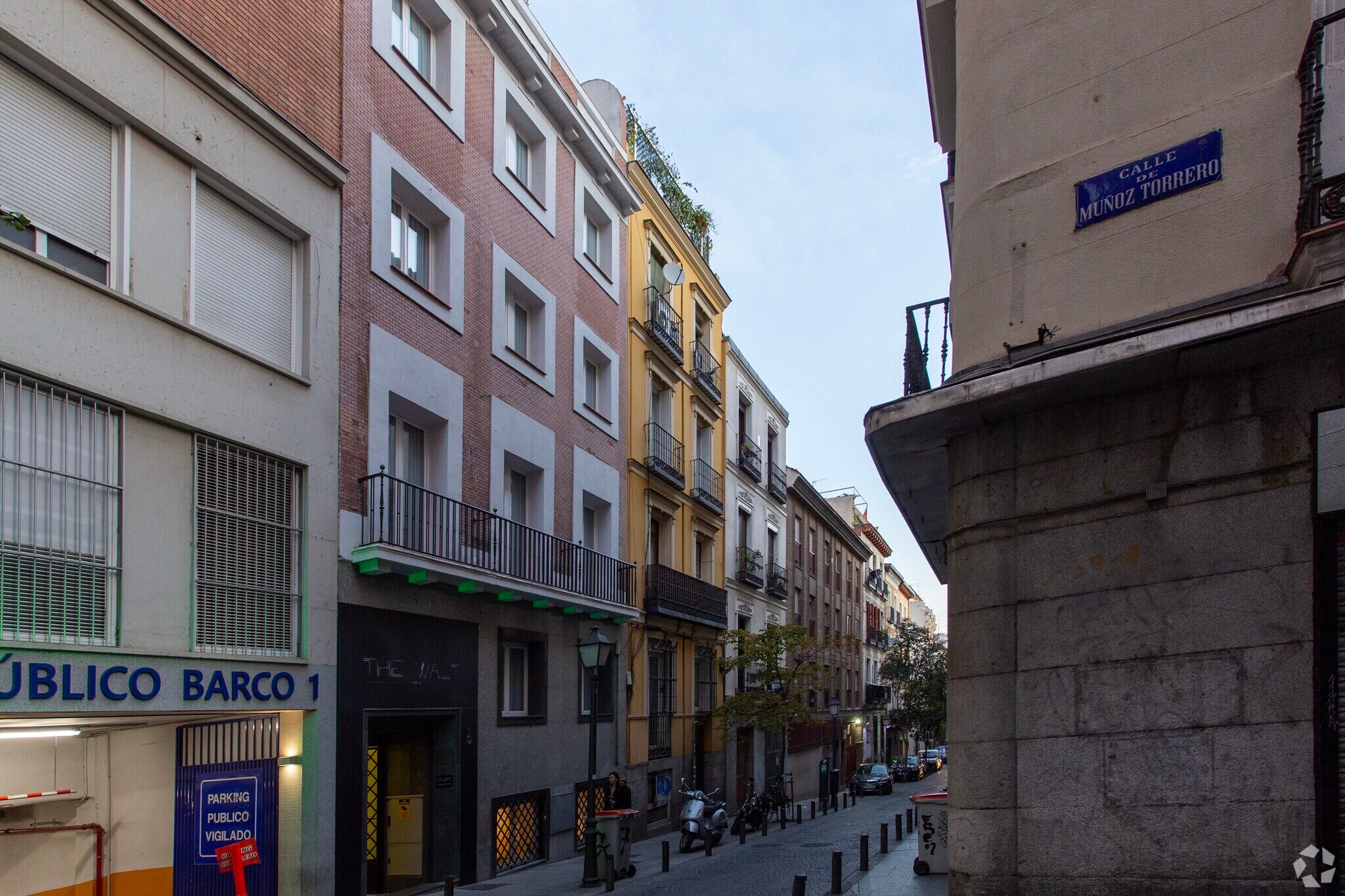 Immeuble residentiel dans Madrid, Madrid à vendre Photo principale– Image 1 sur 2