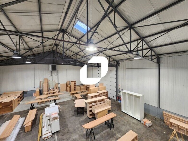 Local d’activités dans Saint-Denis à louer - Photo intérieure – Image 1 sur 8
