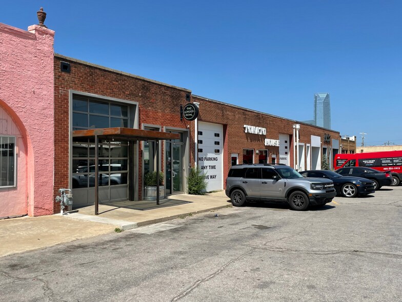 1211 SW 2nd St, Oklahoma City, OK à louer - Photo de l’immeuble – Image 2 sur 9